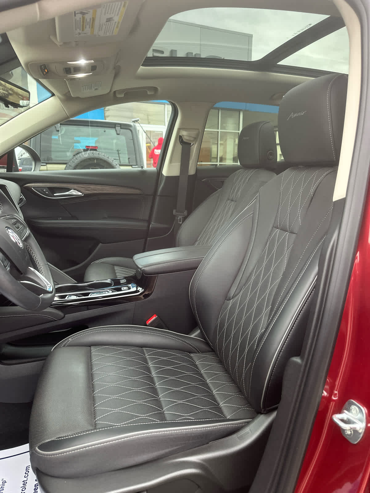 Used 2023 Buick Envision Avenir image 13