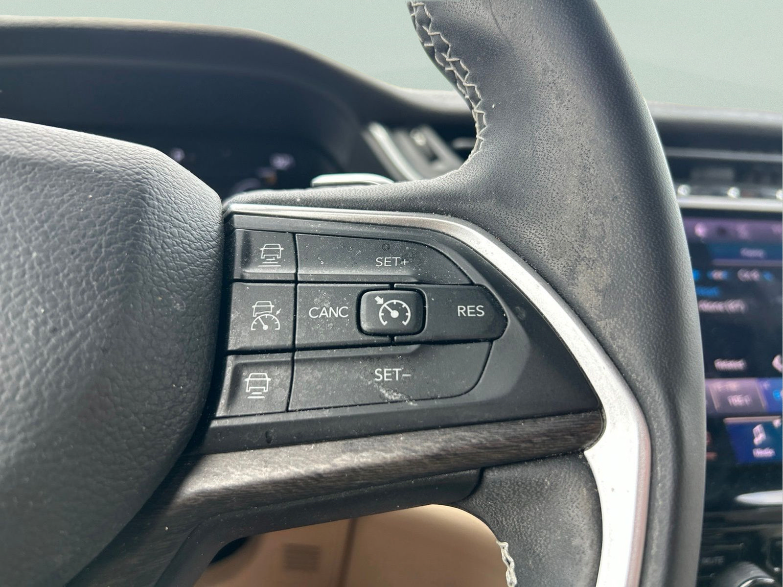 Certified 2023 Jeep Grand Cherokee Limited RWD image 15