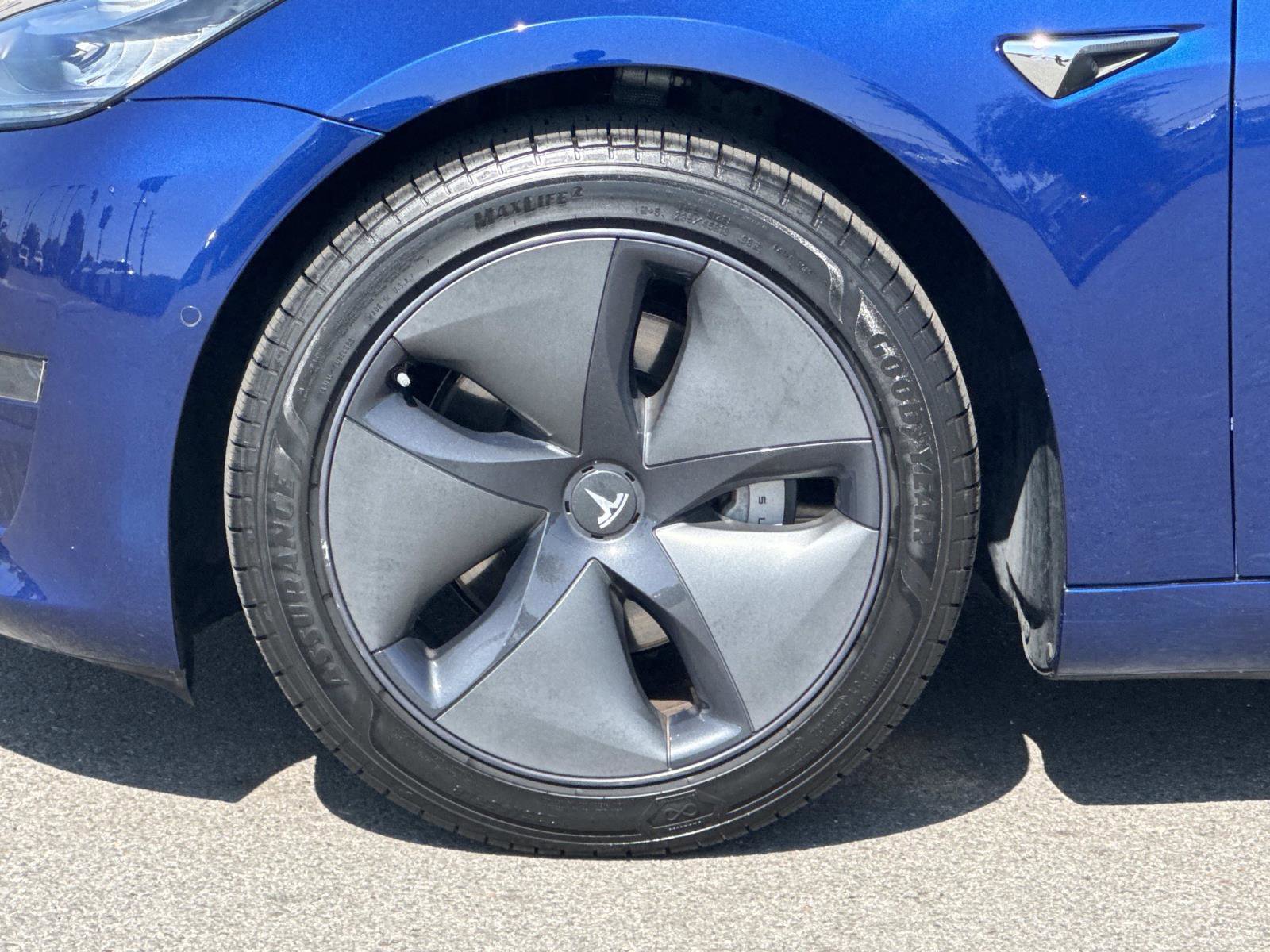 Used 2020 Tesla Model 3 Standard Range Plus image 24