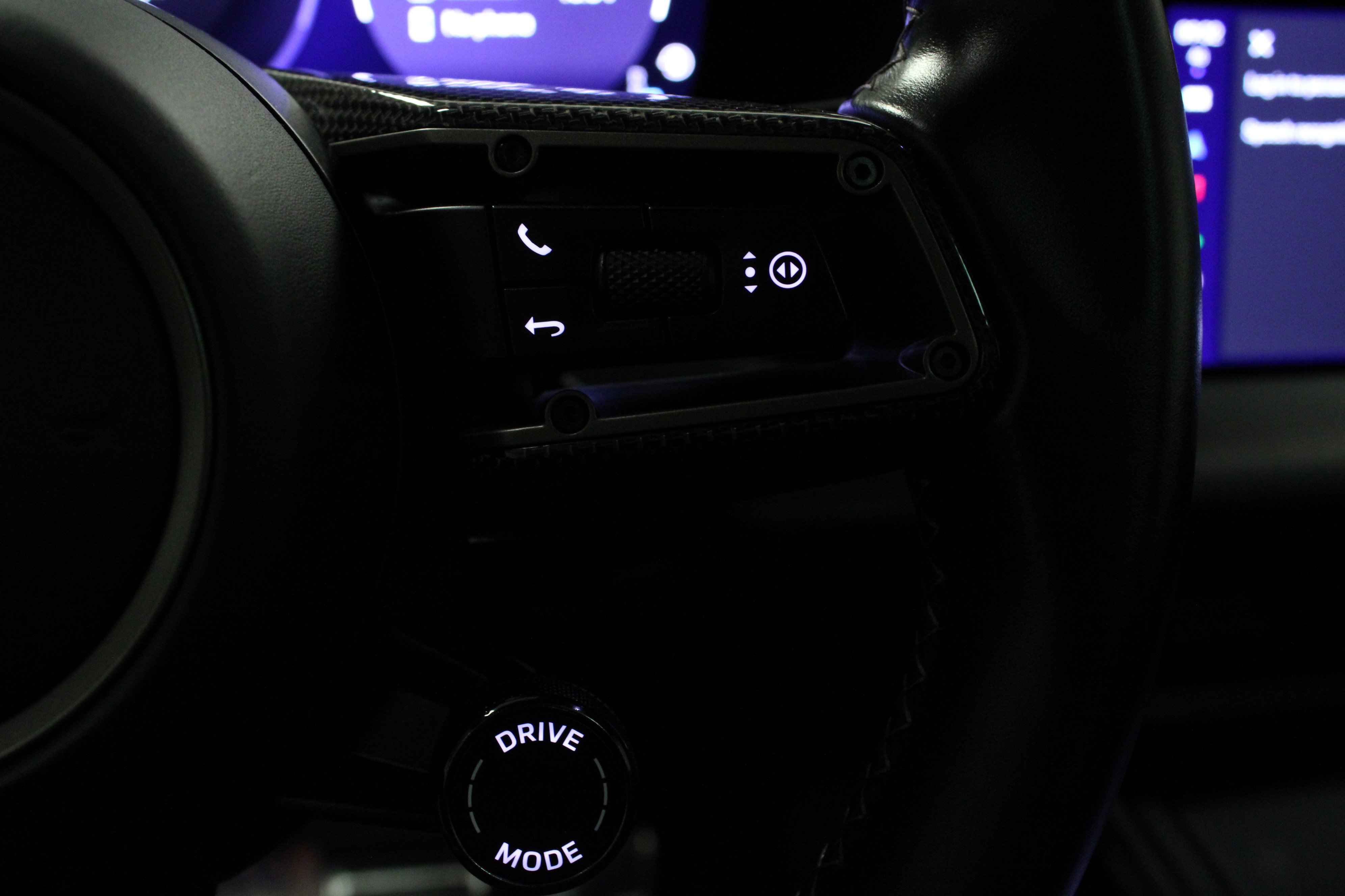 Used 2024 Porsche Macan Turbo Electric image 21