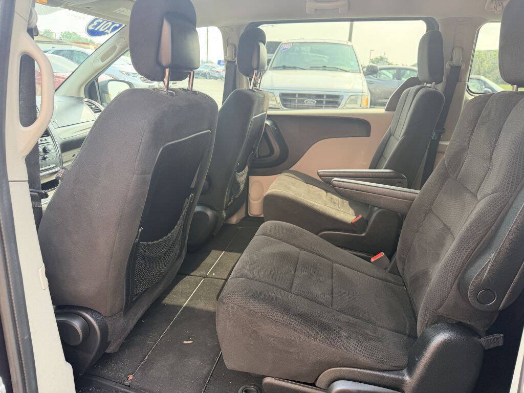 Used 2013 Dodge Grand Caravan SXT FWD image 7