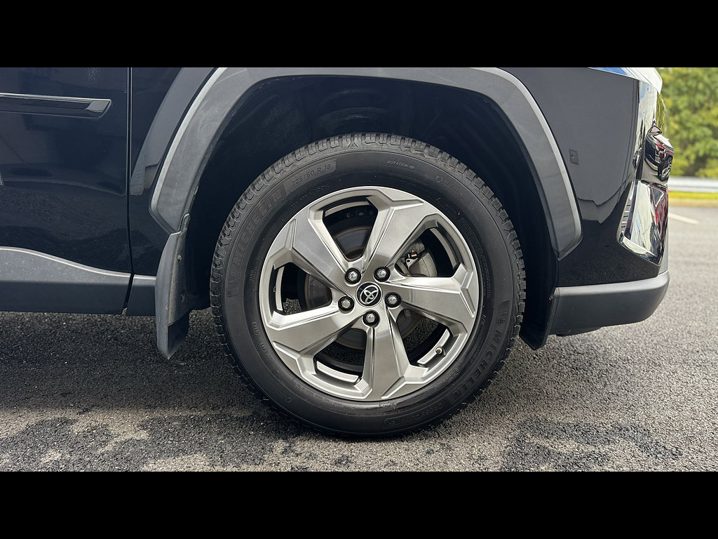 Used 2019 Toyota RAV4 Limited w/ Carpet Mat Package AWD/4WD image 18