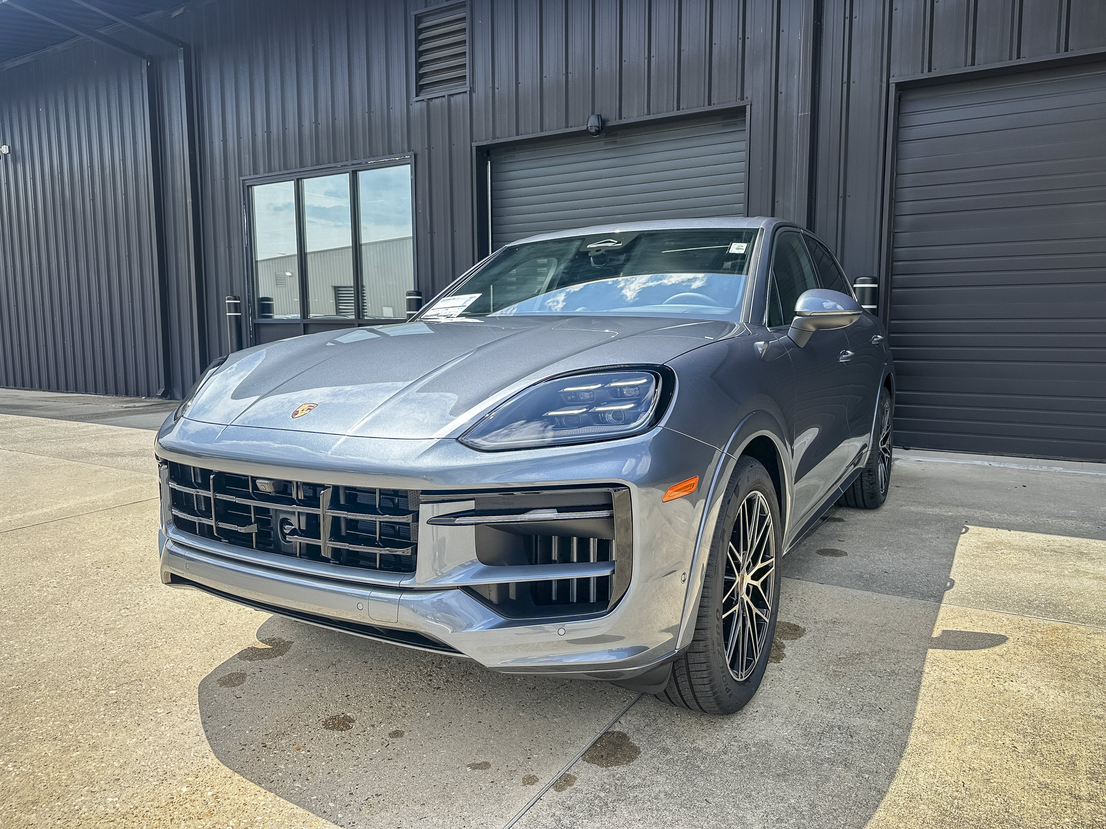 New 2026 Porsche Cayenne AWD/4WD image 1