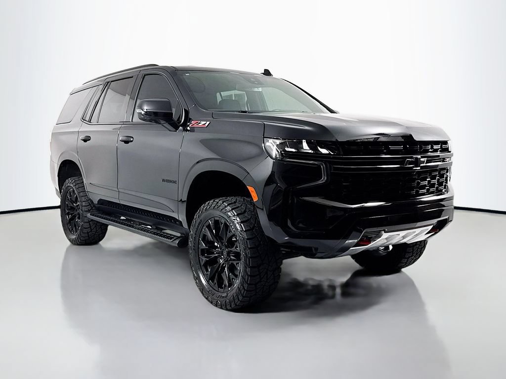 Used 2024 Chevrolet Tahoe Z71 w/ Luxury Package AWD/4WD image 4