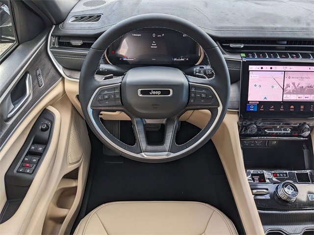 New 2025 Jeep Grand Cherokee Limited image 12