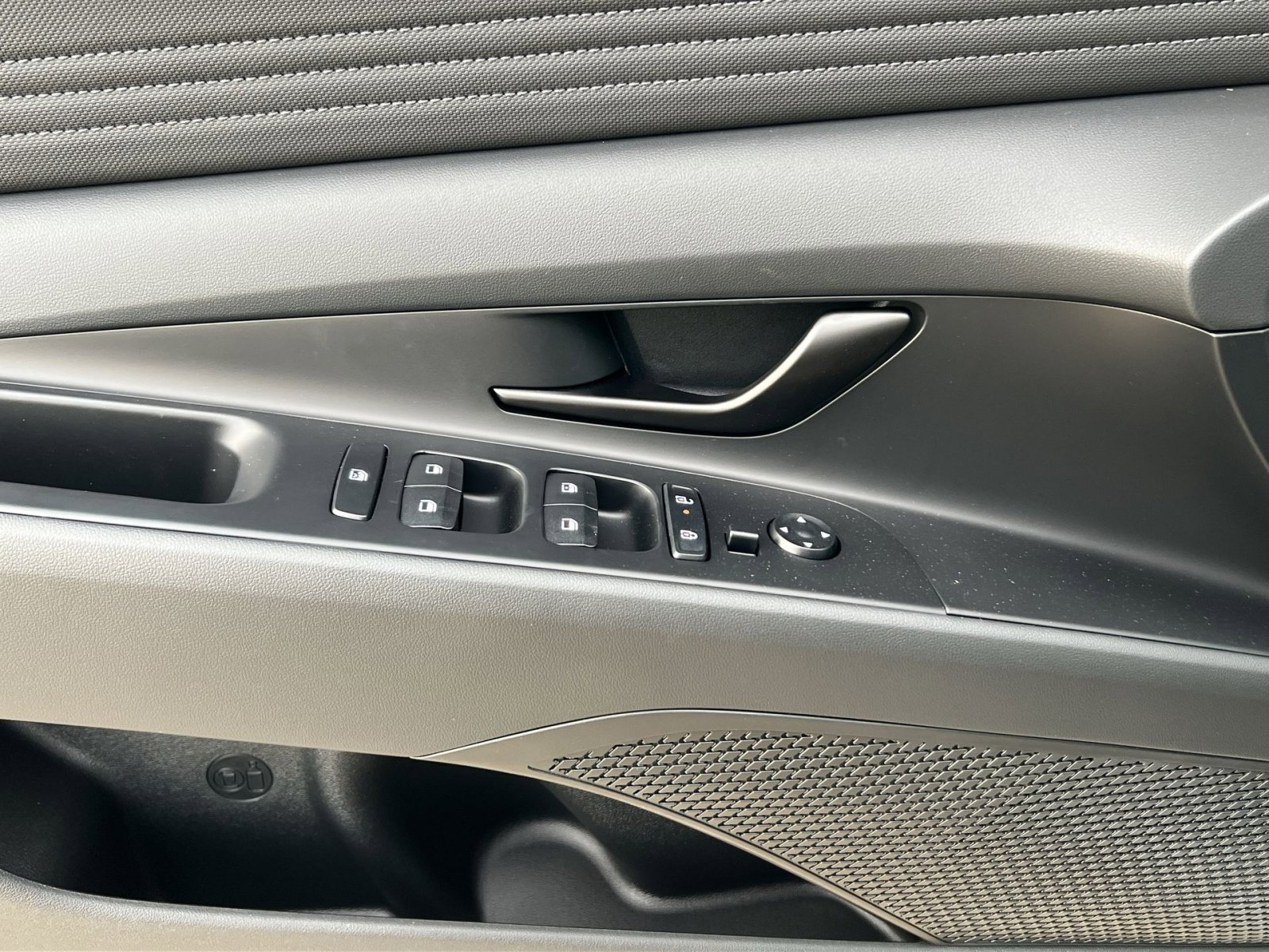 New 2025 Hyundai Elantra SEL image 12