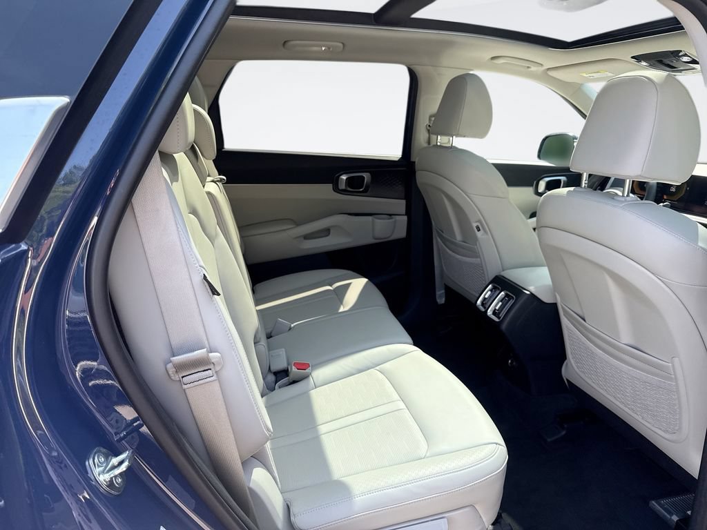 Used 2025 Kia Sorento S w/ Panoramic Sunroof Package FWD image 24