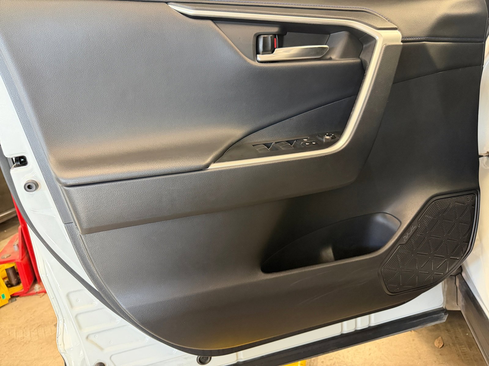 Used 2021 Toyota RAV4 XSE image 28