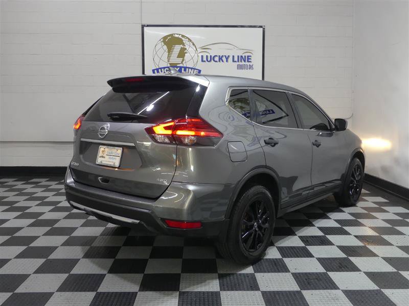 Used 2017 Nissan Rogue S AWD/4WD image 10