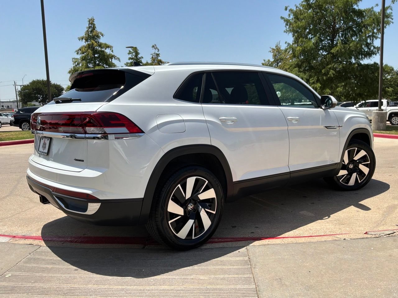 Used 2026 Volkswagen Atlas Cross Sport SE AWD/4WD image 6
