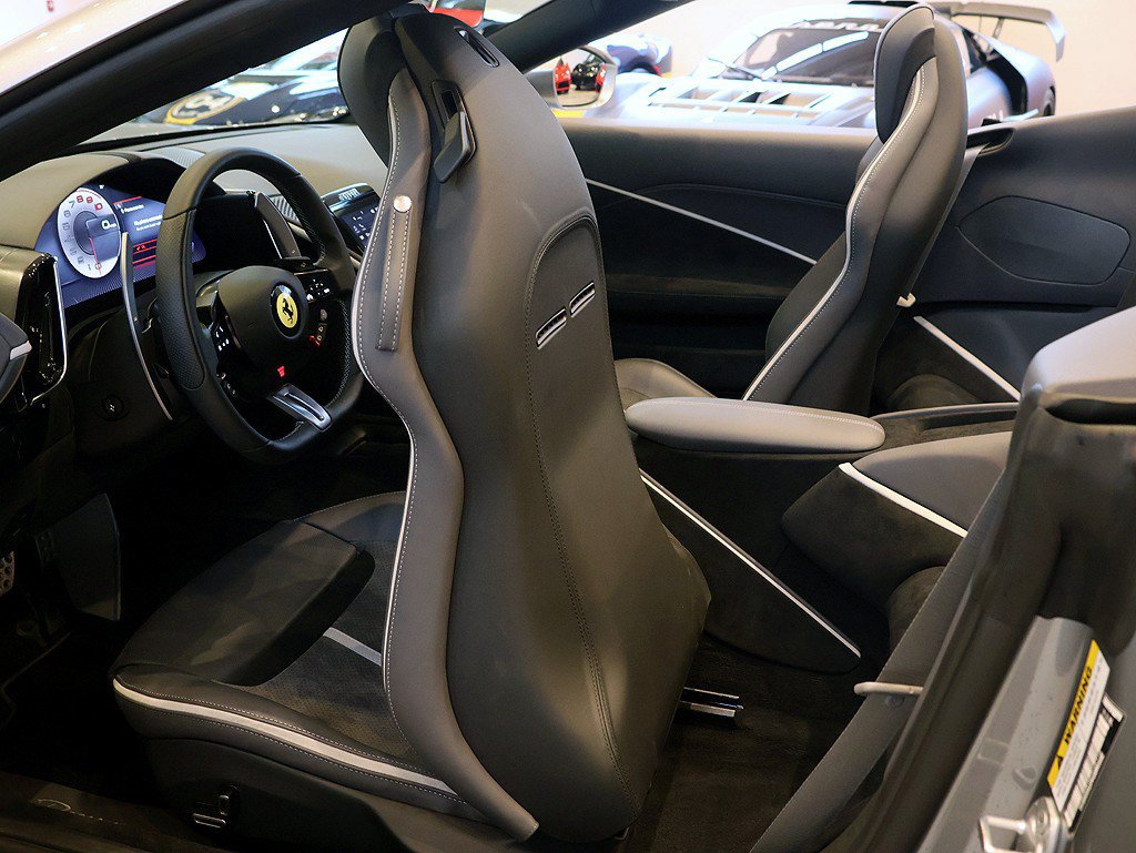 Certified 2026 Ferrari Roma Spider RWD image 65