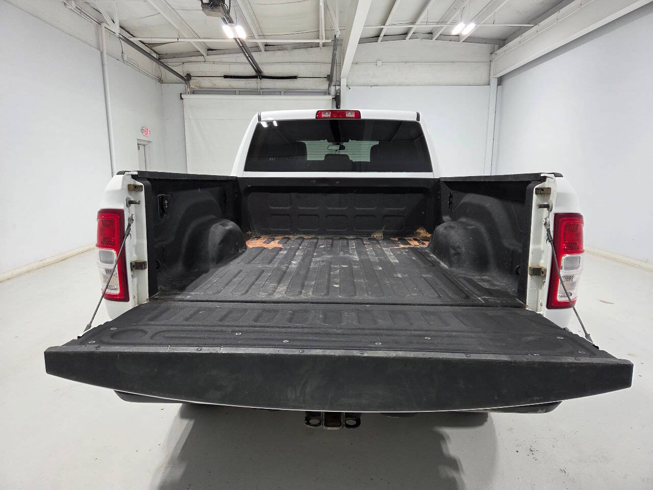 Used 2022 RAM 2500 Tradesman w/ Chrome Appearance Group AWD/4WD image 7