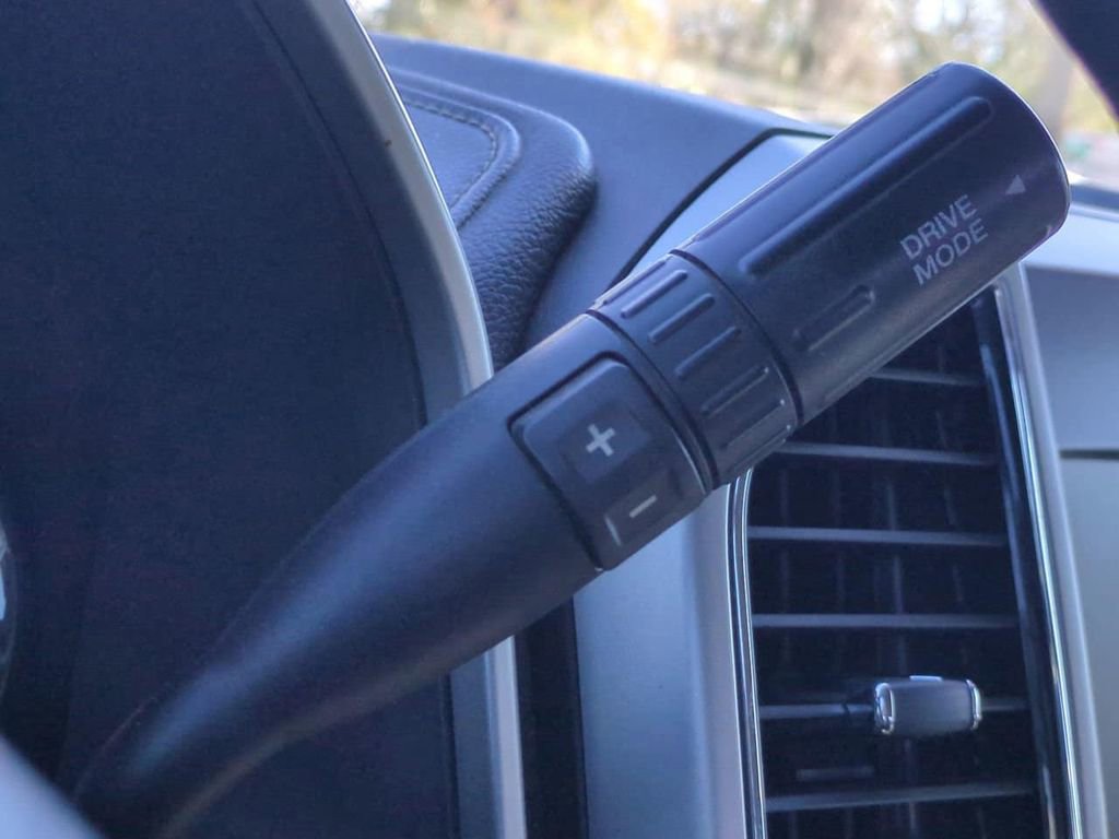 Used 2018 Ford F150 Lariat w/ Trailer Tow Package image 29