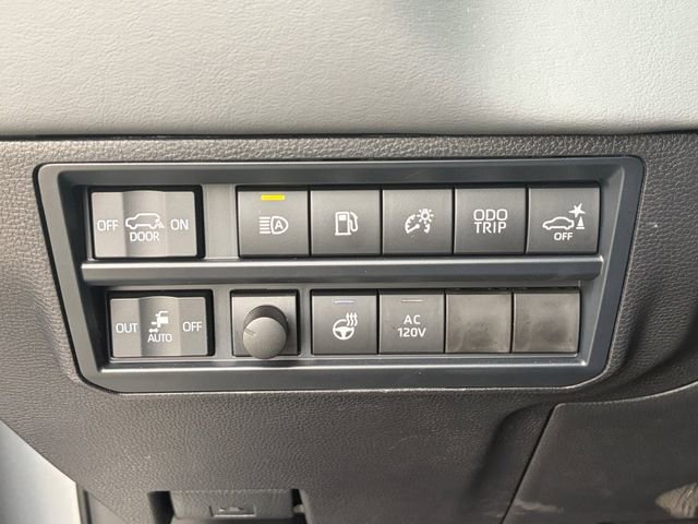 Used 2026 Toyota Sequoia Capstone AWD/4WD image 5