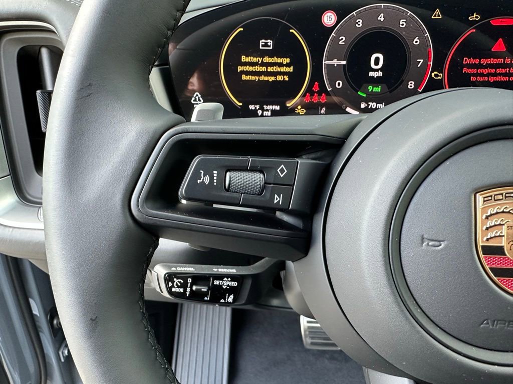 Used 2025 Porsche Cayenne S image 20