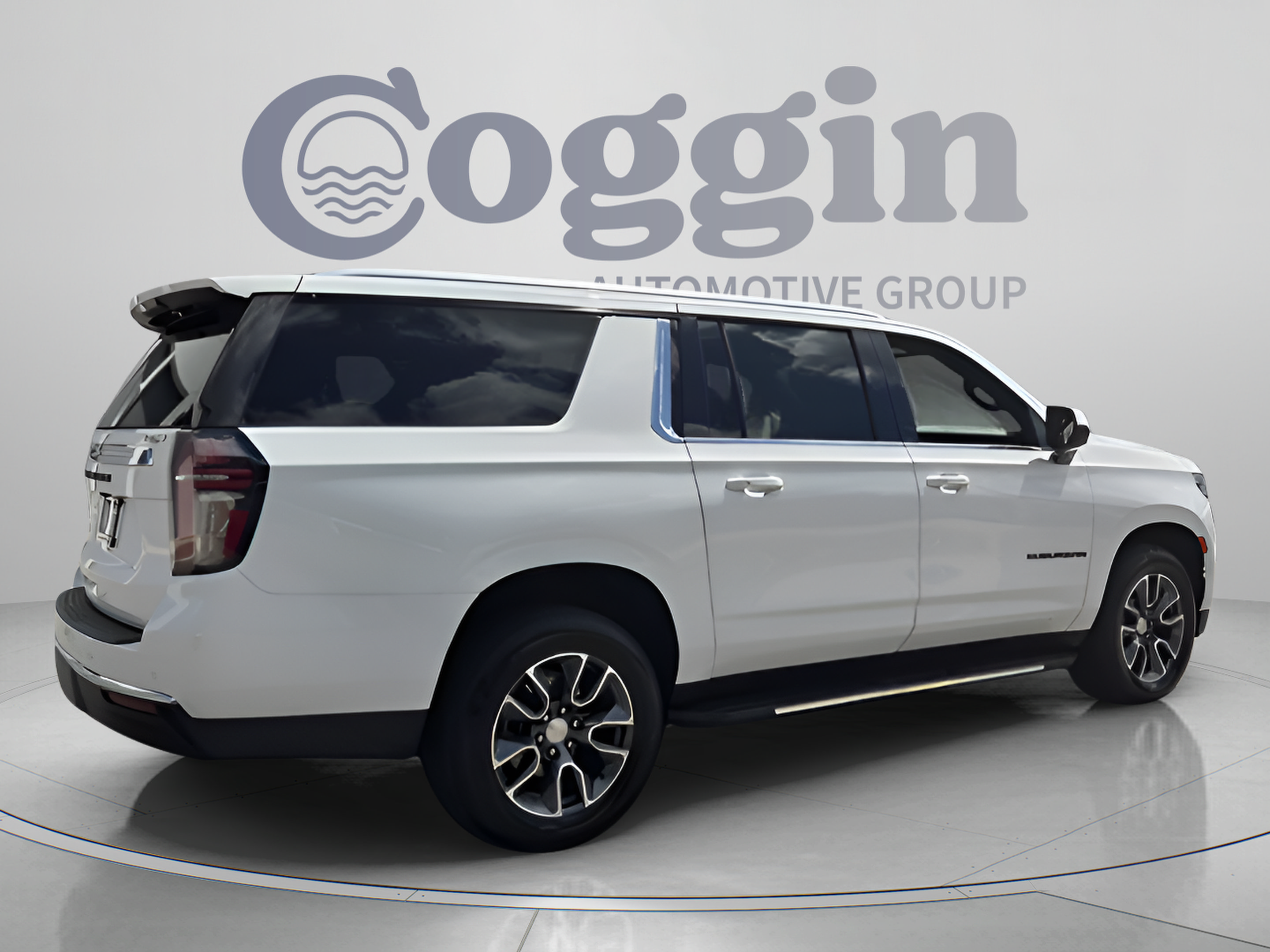 Certified 2023 Chevrolet Suburban LS RWD image 5