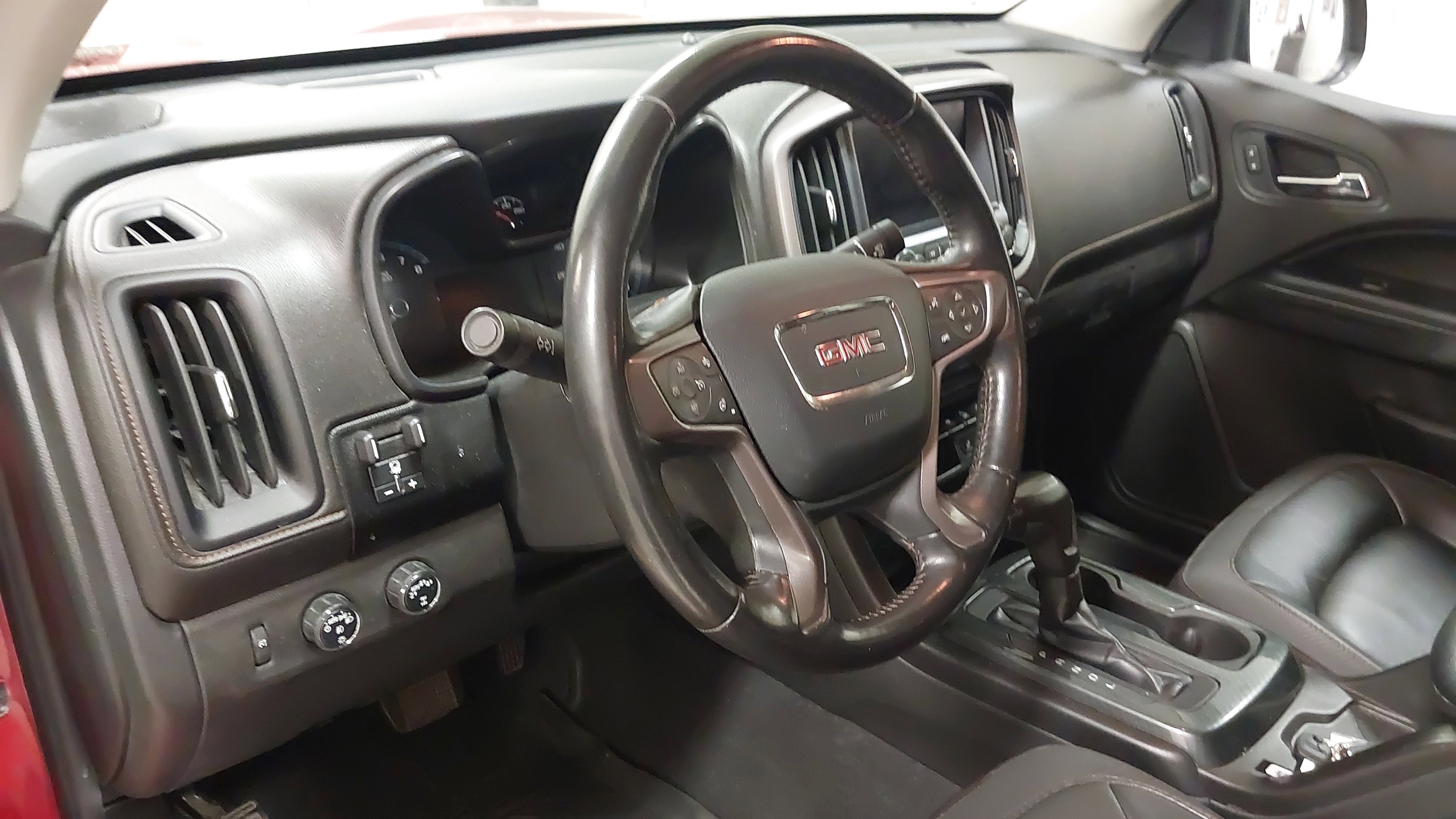 Used 2021 GMC Canyon AT4 w/ Driver Alert Package image 17