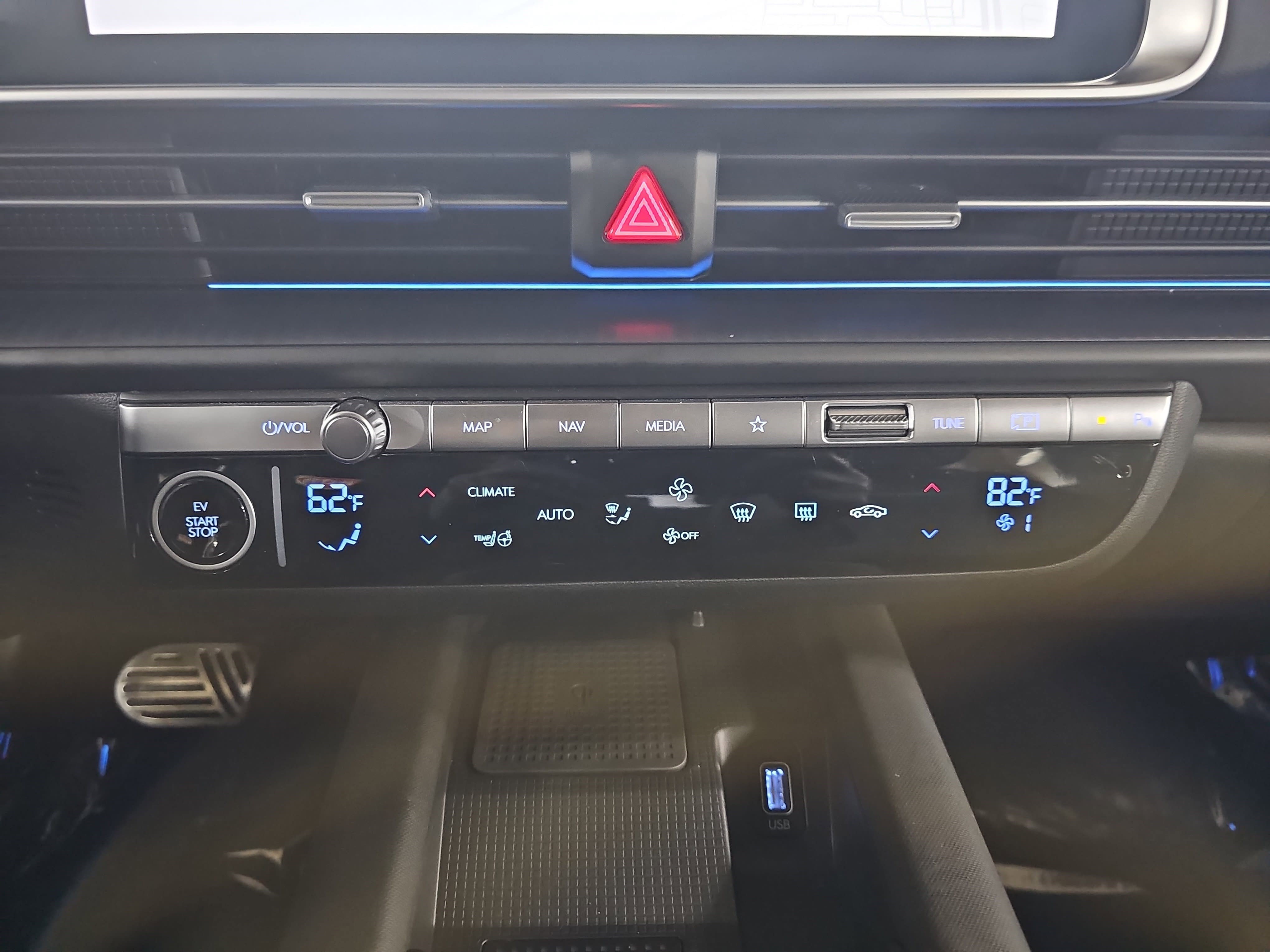 Used 2024 Hyundai Ioniq 6 Limited image 21