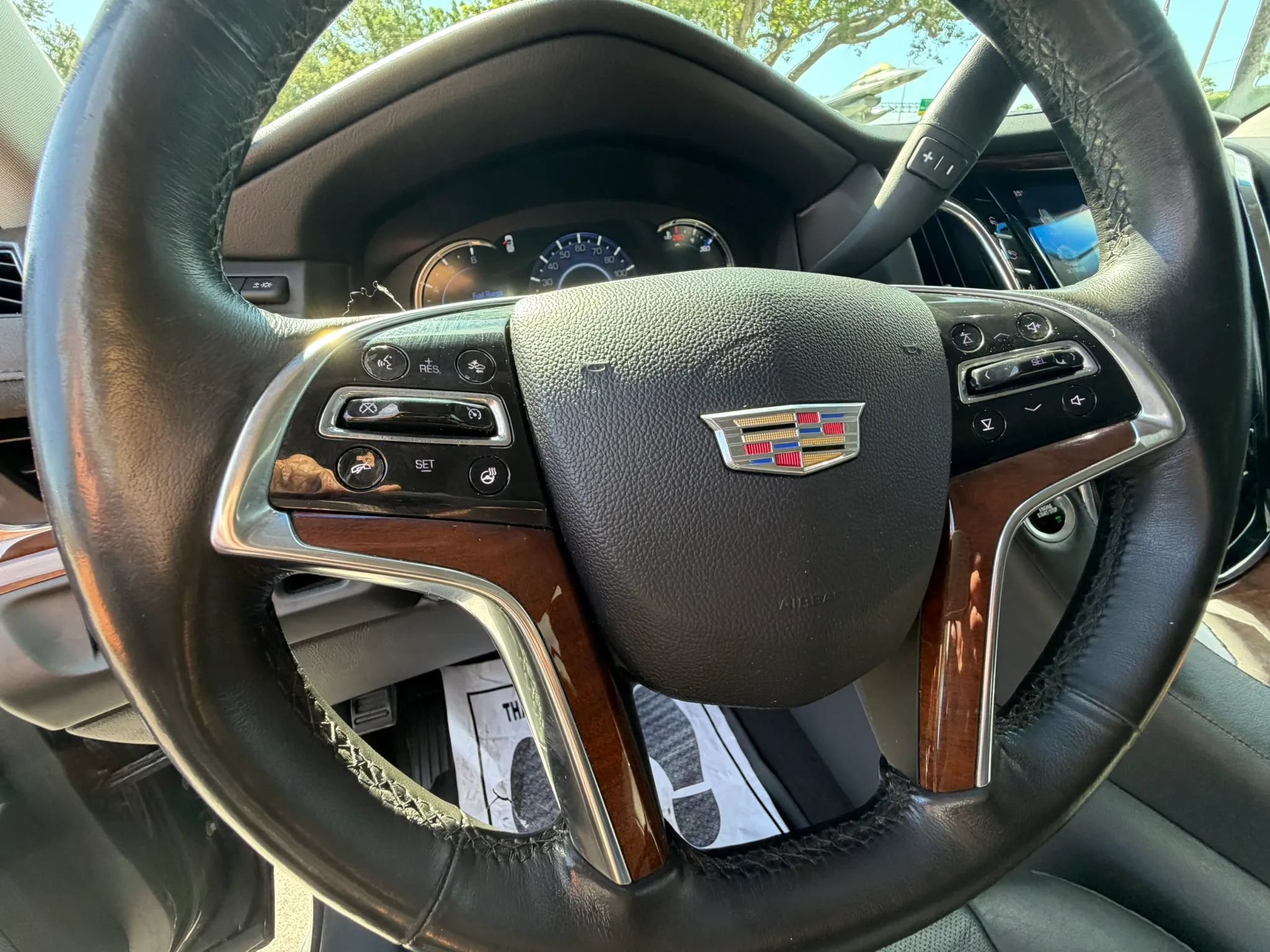 Used 2016 Cadillac Escalade Luxury RWD image 37