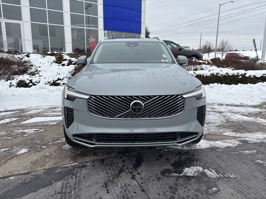 New 2026 Volvo XC90 B6 Plus w/ Protection Package Premier image 2