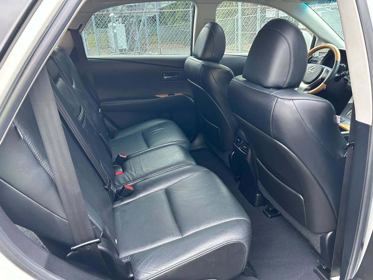 Used 2015 Lexus RX 450h AWD image 17