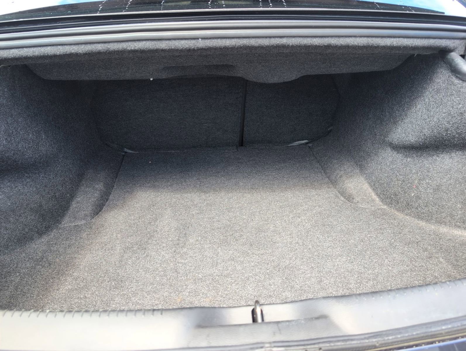 Used 2019 Chrysler 300 Limited image 5