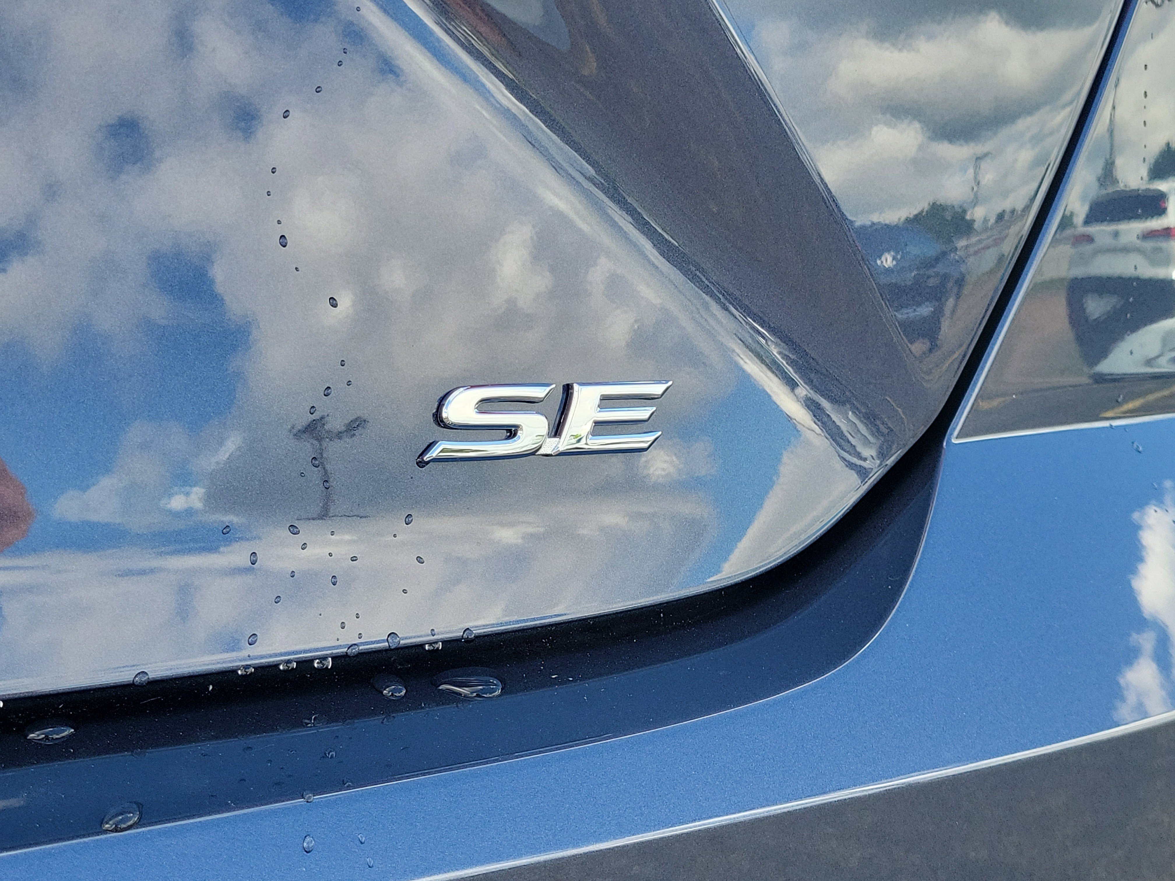 New 2026 Toyota Camry SE FWD image 7
