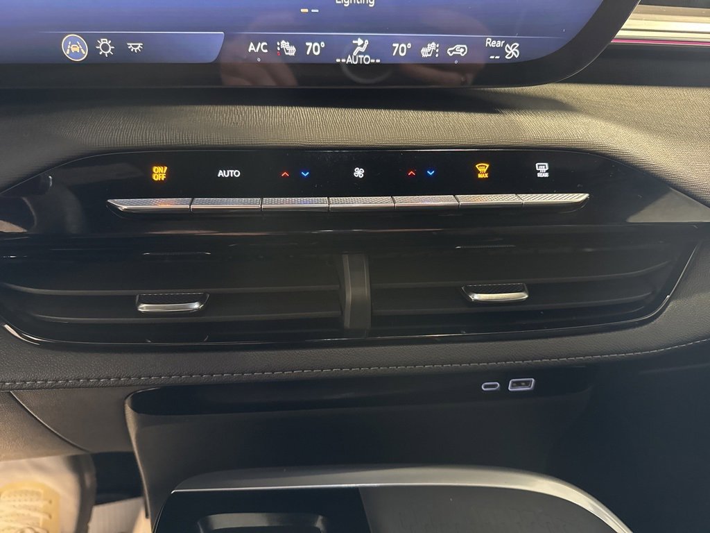 Used 2025 Buick Enclave Preferred image 15