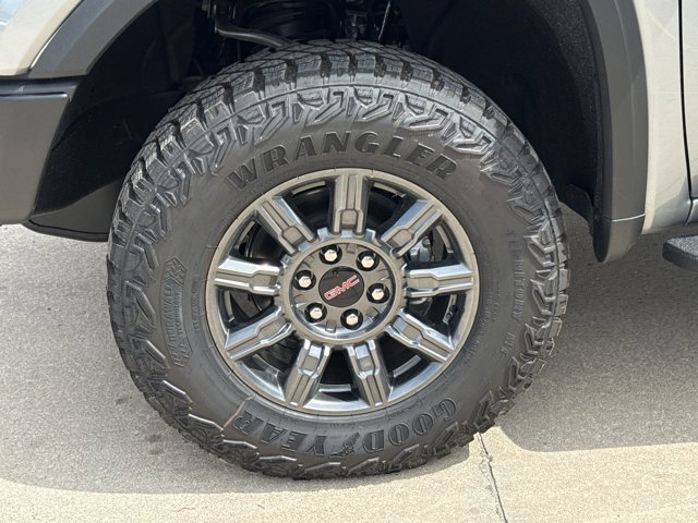 New 2026 GMC Sierra 1500 AT4X w/ LPO, Black Badging Package AWD/4WD image 17