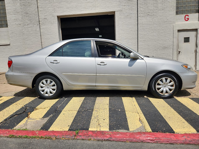 Used 2005 Toyota Camry XLE FWD image 7