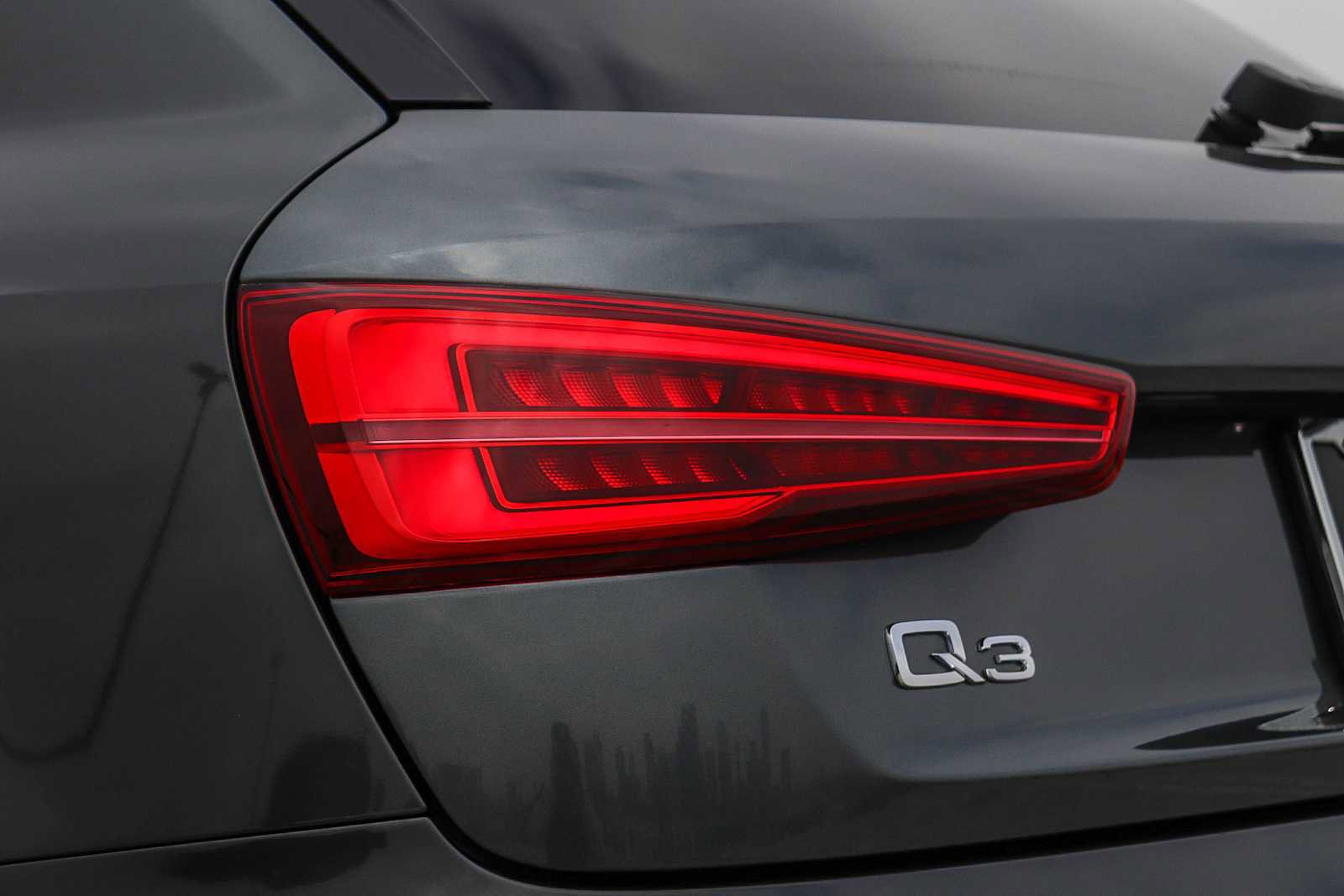 Used 2018 Audi Q3 2.0T Premium FWD image 12