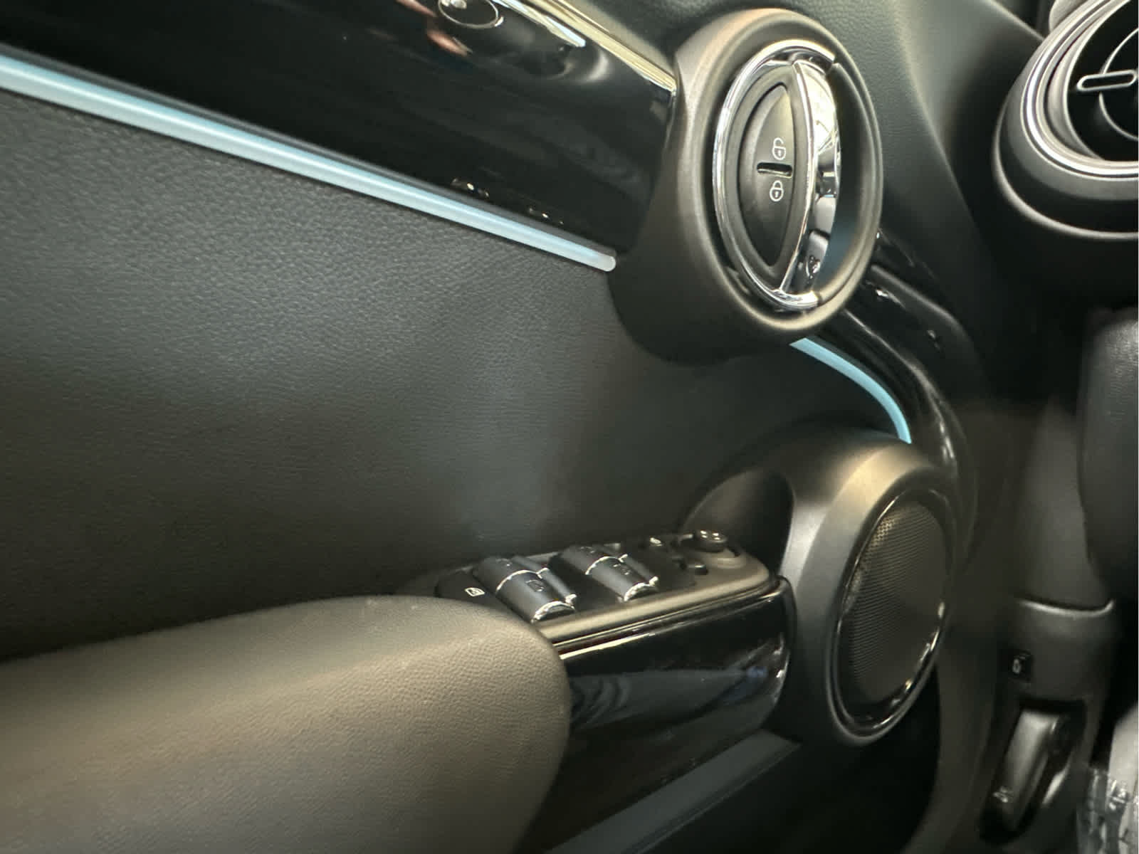 Certified 2024 MINI Cooper S FWD image 21