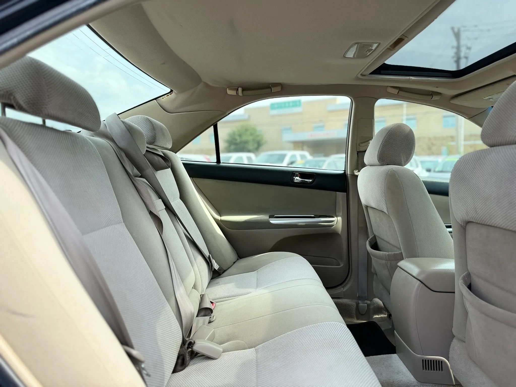 Used 2005 Toyota Camry LE FWD image 21
