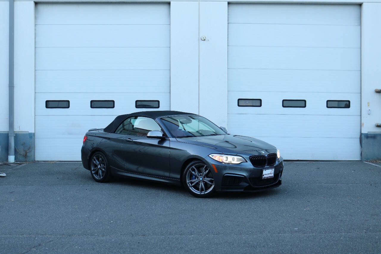 Used 2015 BMW M235i Convertible image 2