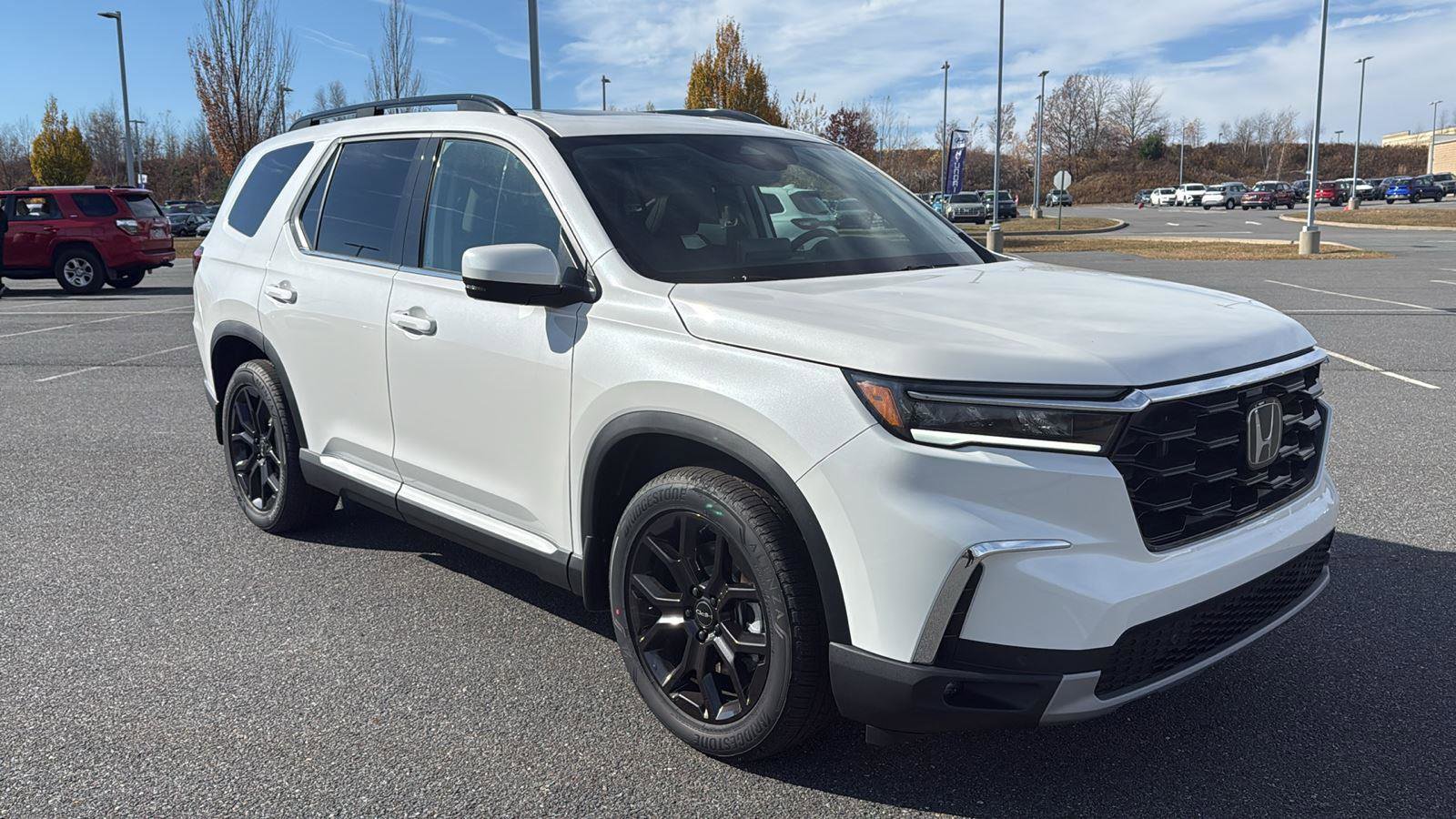 New 2025 Honda Pilot Touring image 1