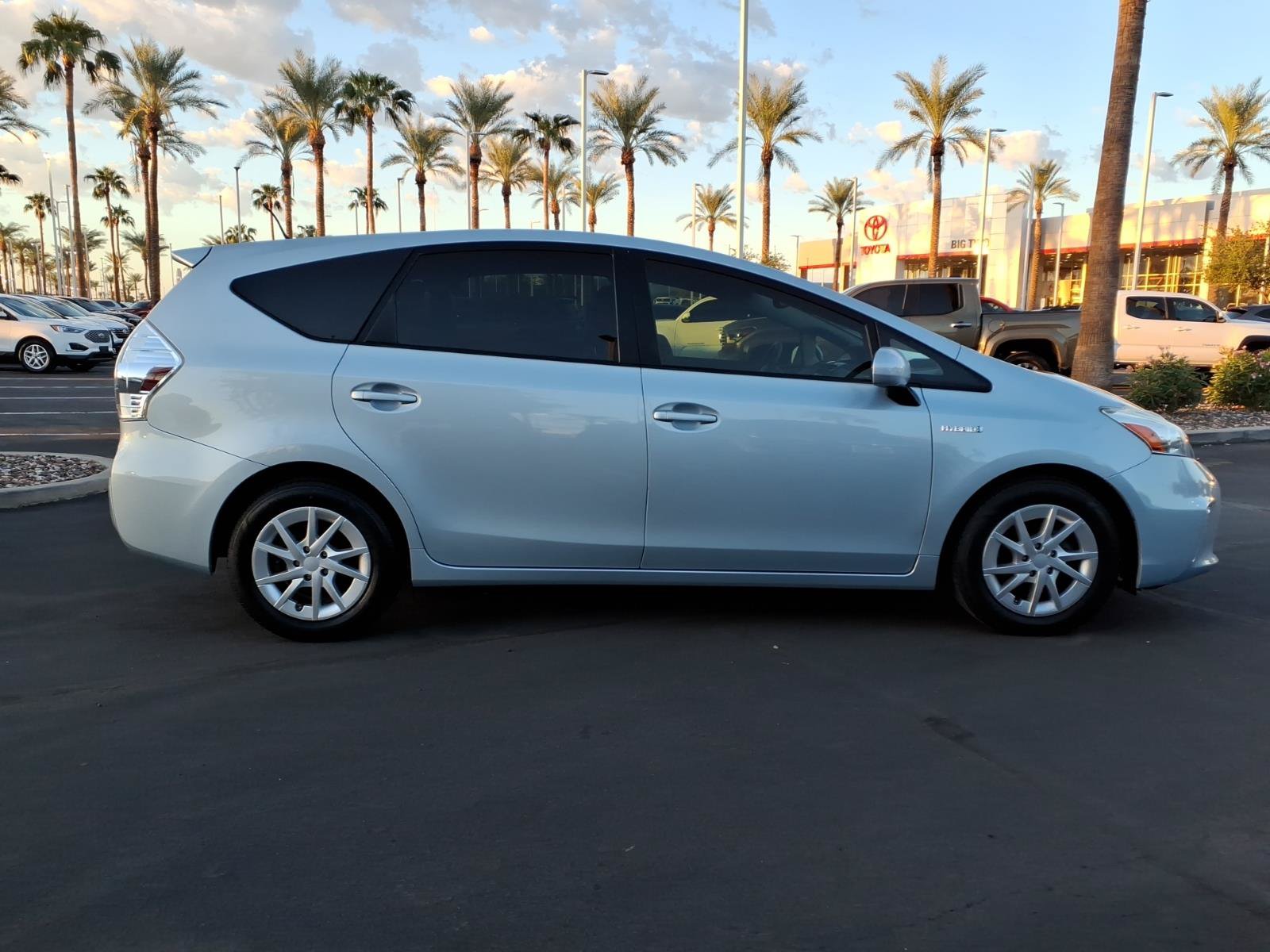 Used 2014 Toyota Prius V Three FWD image 3