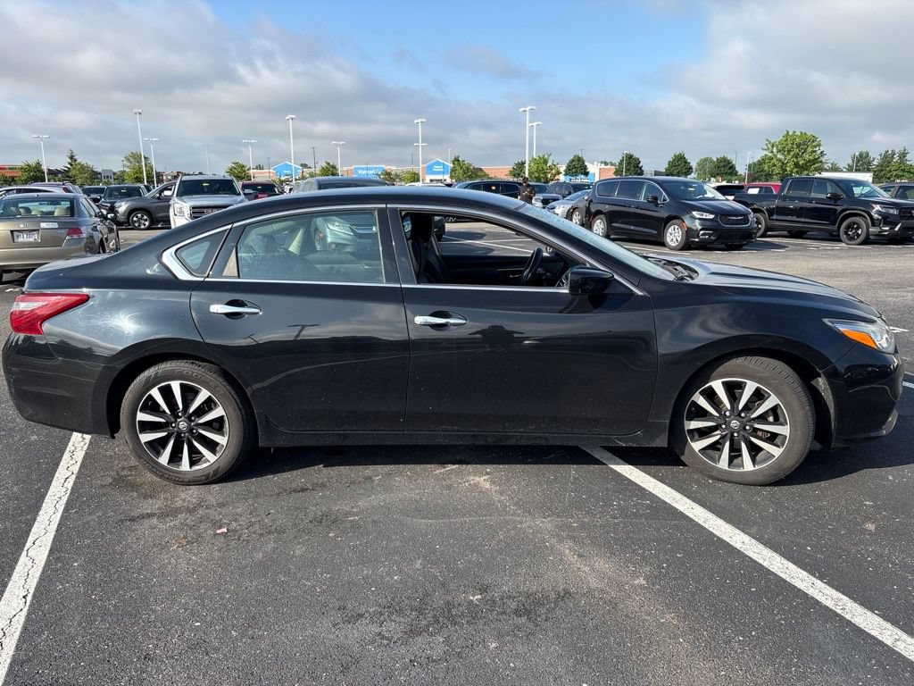 Used 2018 Nissan Altima 2.5 SV FWD image 10