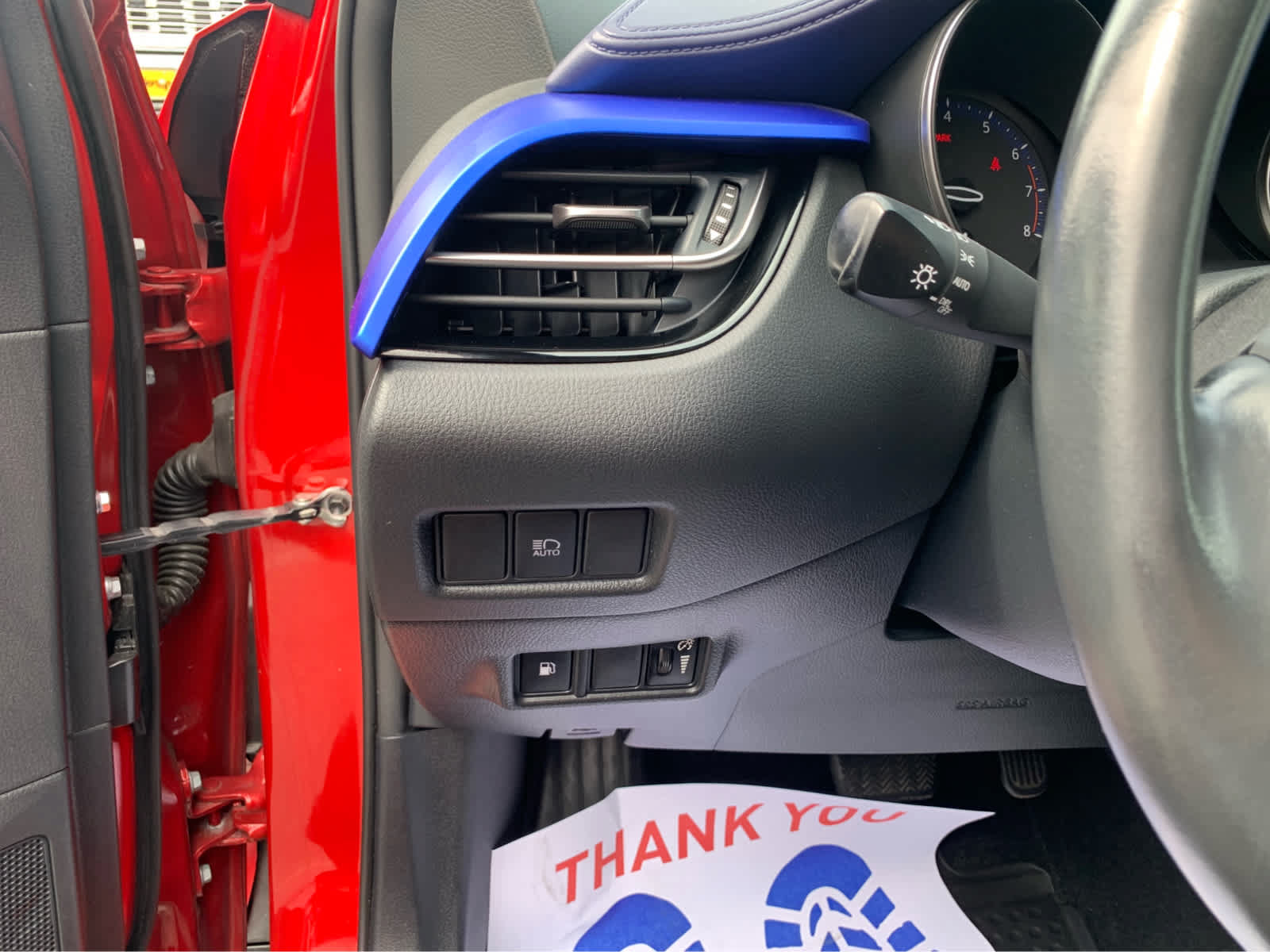 Used 2022 Toyota C-HR XLE FWD image 14