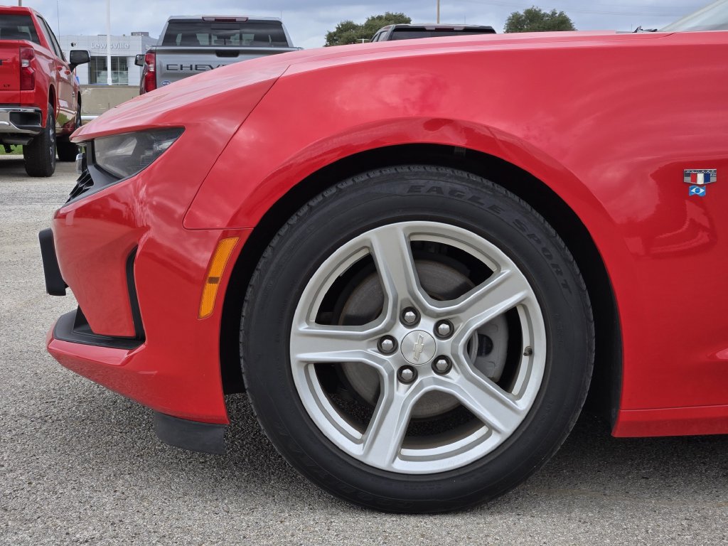 Used 2023 Chevrolet Camaro LT RWD image 8