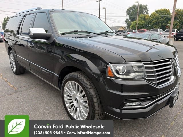 Used 2015 Lincoln Navigator L 4WD w/ Equipment Group 101A Reserve image 3