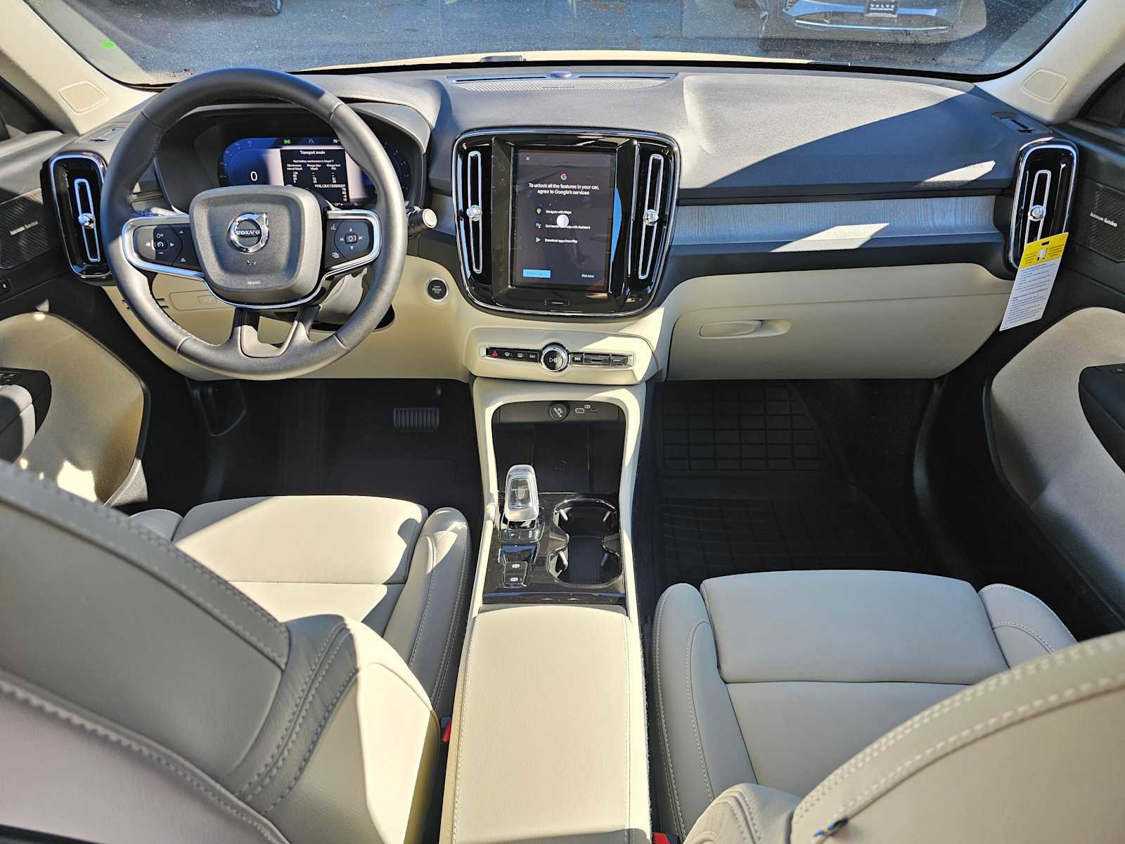 New 2025 Volvo XC40 B5 Plus w/ Climate Package image 17