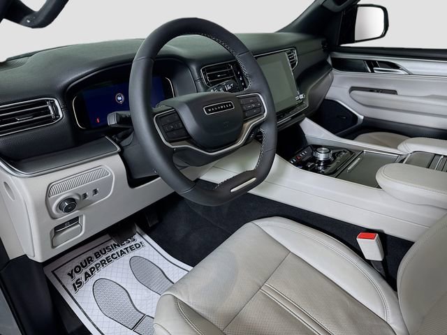 Used 2025 Jeep Wagoneer 4WD w/ Convenience Group I image 9