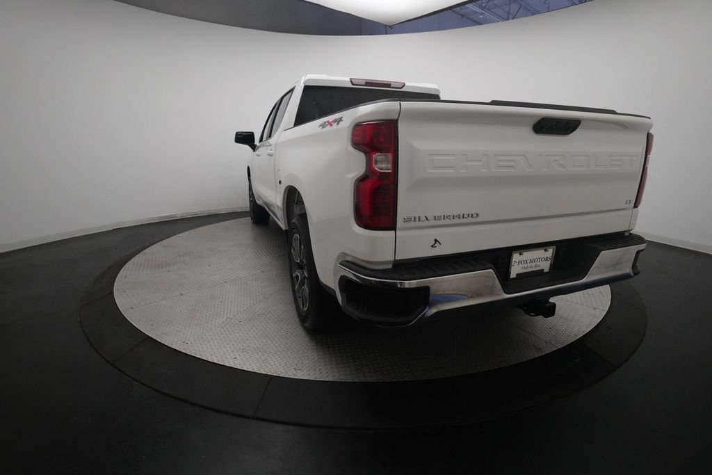 Used 2024 Chevrolet Silverado 1500 LT AWD/4WD image 32