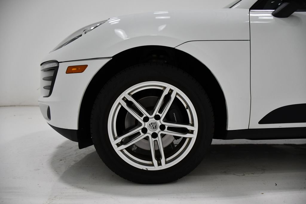 Used 2018 Porsche Macan AWD/4WD image 7