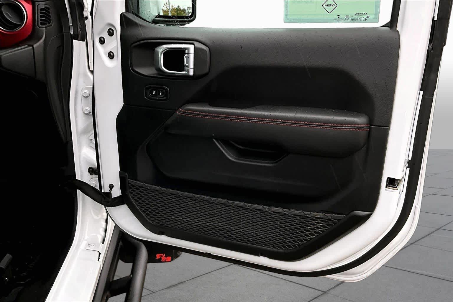 Used 2022 Jeep Wrangler Rubicon w/ Cold Weather Group AWD/4WD image 22