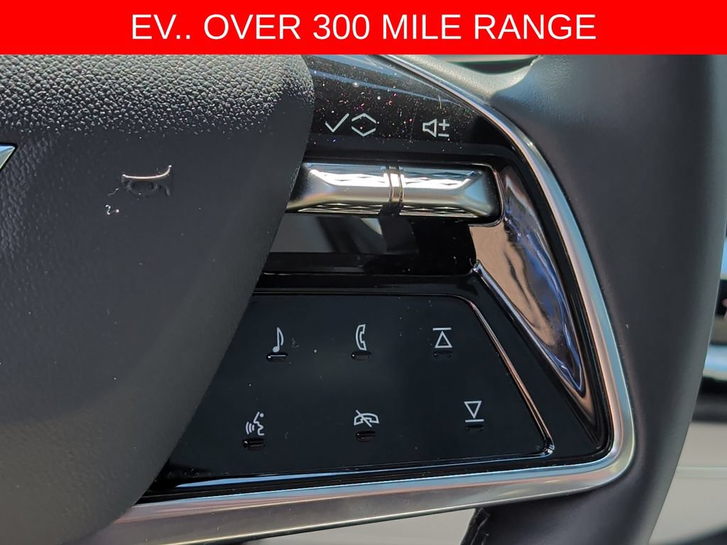 Used 2024 Cadillac Lyriq Luxury w/ LPO, Floor Liner Package AWD/4WD image 12