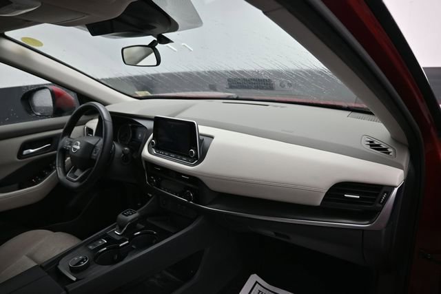 Used 2025 Nissan Rogue SV AWD/4WD image 10