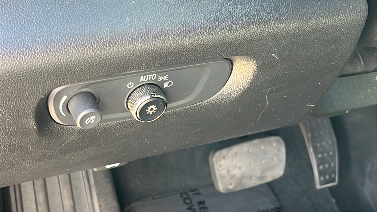 Used 2023 Chevrolet Traverse LT image 13