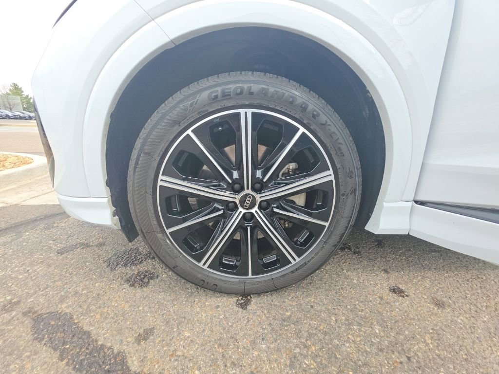 Used 2022 Audi Q4 e-tron Premium Plus w/ Premium Plus image 25