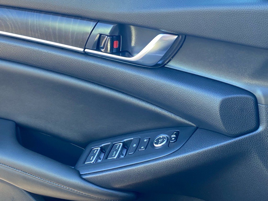 Used 2020 Honda Accord EX image 16
